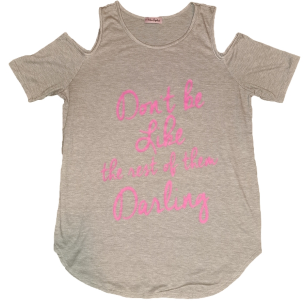 Women's cold shoulder top szM (DON'T BE LIKE THE REST OF THEM DARLING) 😁